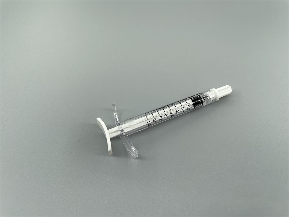 Disposable cosmetic syringe